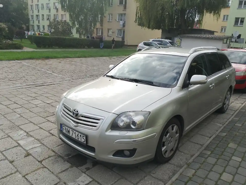 Darmowa dostawa Toyota Avensis2 kombi