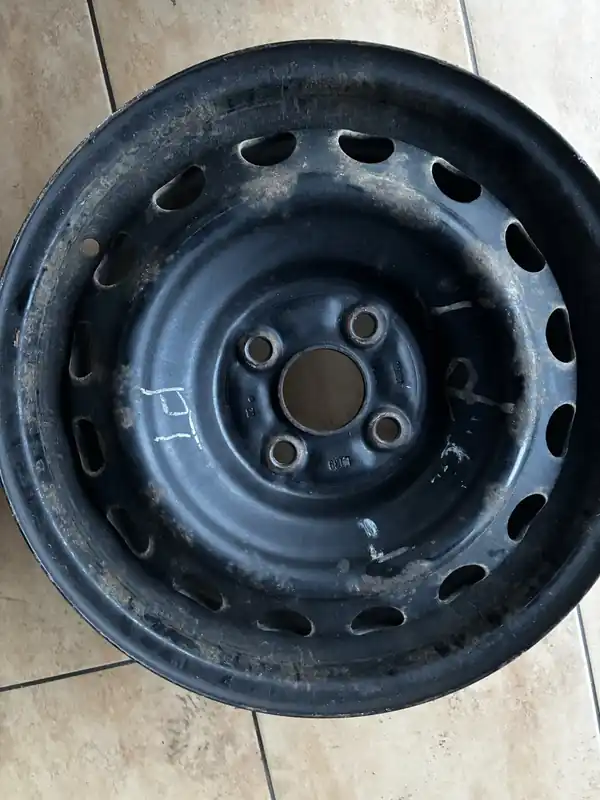 Felgi stalowe Toyota OE 4x100 Toyota Yaris III 2018 Hit sprzedaży