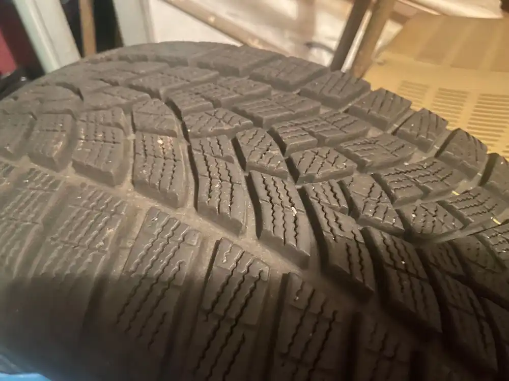 1 opona zimowa Good Year Ultra Grip 225/45R19 DOT4022 Oferta