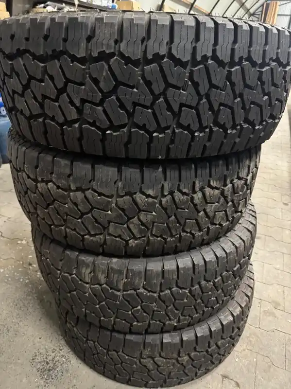 Dodaj do koszyka Opony 287/70R18 Falken Wildpeak Jak Nowe 14 mm JEEP 4szt.