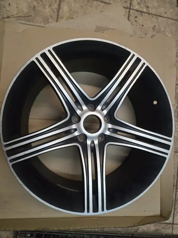 Wysoka jakość AC HOCKENHEIM 19" 5 x 108 et45