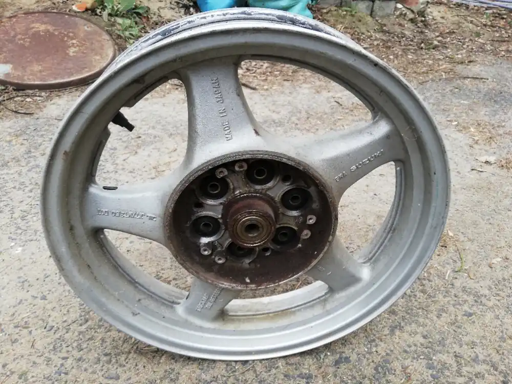 Aluminiowa felga tył tylna do suzuki vx 800 Łatwy zwrot