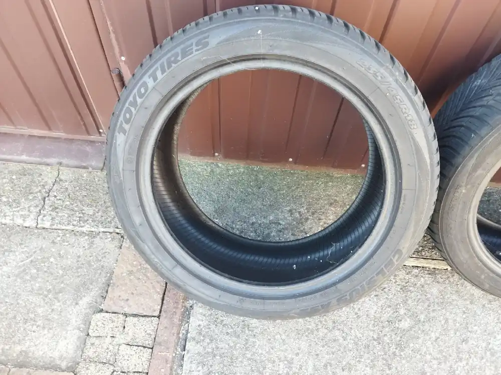 Wysoka jakość Opony wielosezonowe Toyo Celsius 235/45/18