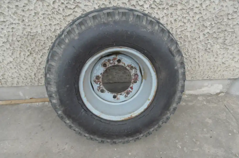 Obniżka ceny Opona z felgą 12,5/80 18