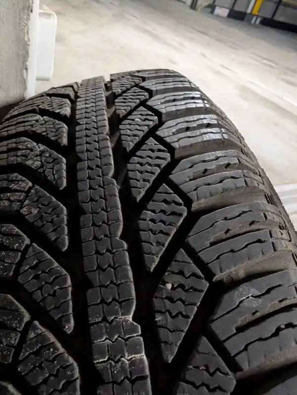 Ograniczona ilość 4x Felgi stalowe i Opony zimowe semperit master grip 2 165/65 r14 Twingo