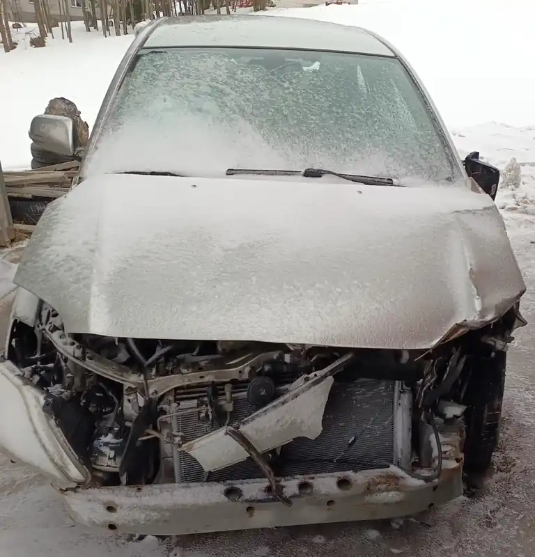 Toyota Avensis T25 2.0 D-4d po wypadku na części Darmowa dostawa