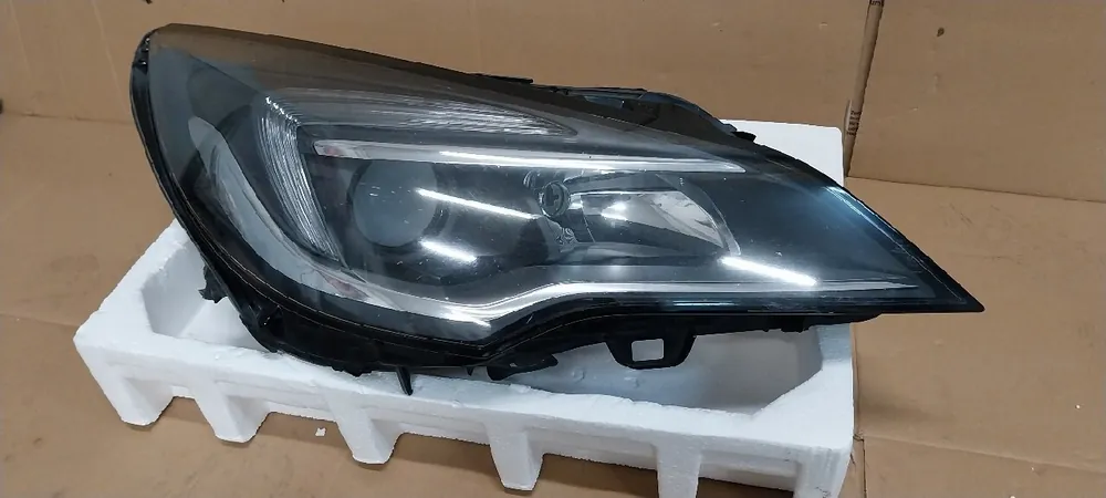 Bezpieczne zakupy Lampa przednia prawa opel Astra K 2017r 39047199