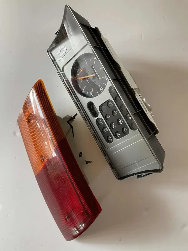 Renault 5 licznik zegary konsola Veglia oraz lampa tylna zespolona oryginał Hit cenowy